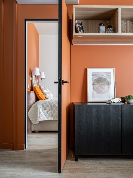 Как на 36 кв. м уместили все: маленькая квартира со спальней, кухней-гостиной и двумя гардеробными