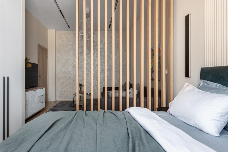 Как сделать в трешке три спальни и гостиную? Пример квартиры для семьи в доме 1957 года (фото до и после)