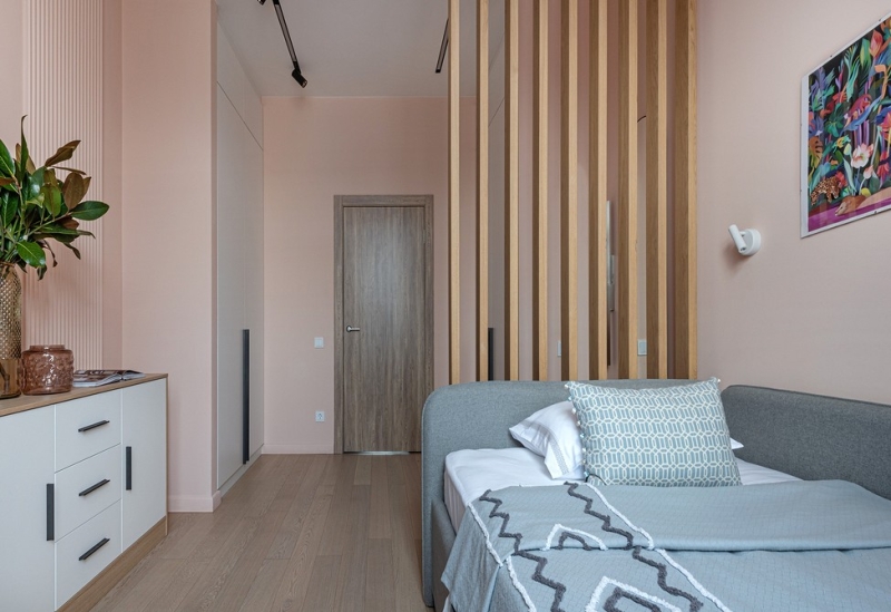 Как сделать в трешке три спальни и гостиную? Пример квартиры для семьи в доме 1957 года (фото до и после)