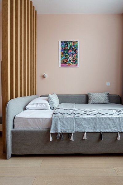 Как сделать в трешке три спальни и гостиную? Пример квартиры для семьи в доме 1957 года (фото до и после)