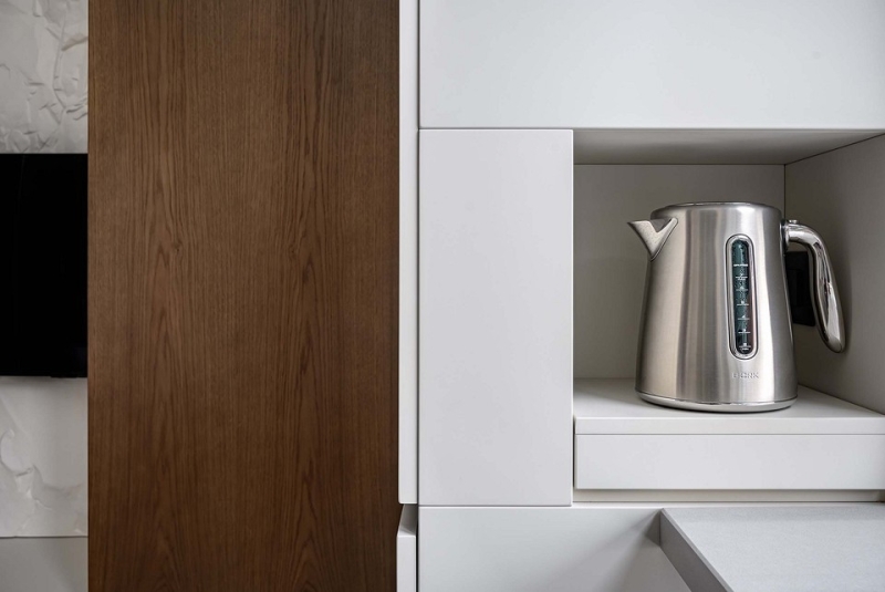 Как в однокомнатной квартире 36 кв. м выделить спальню, кухню-гостиную и гардеробную? Реальный пример интерьера