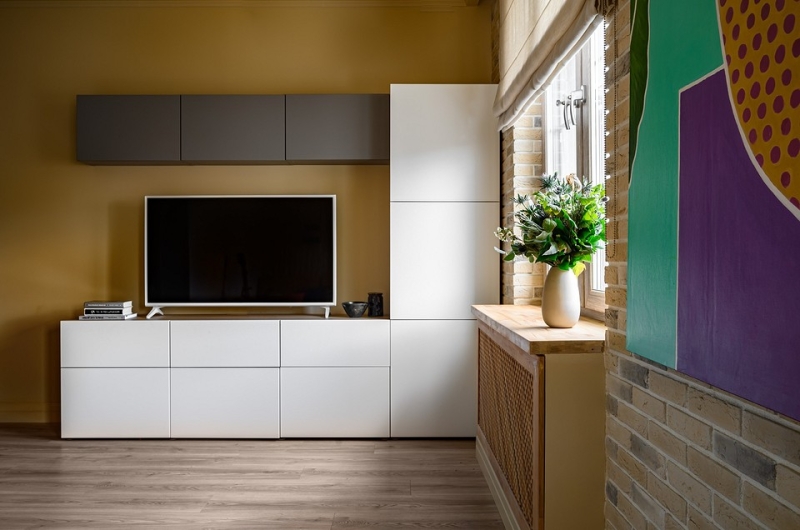 Кухня в коридоре и три отдельные спальни: семейная квартира 80 кв. м с перепланировкой от дизайнера