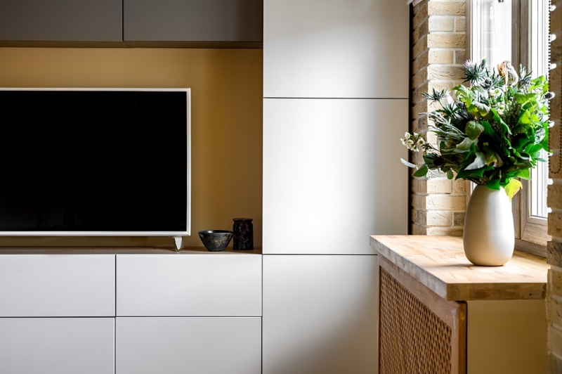 Кухня в коридоре и три отдельные спальни: семейная квартира 80 кв. м с перепланировкой от дизайнера