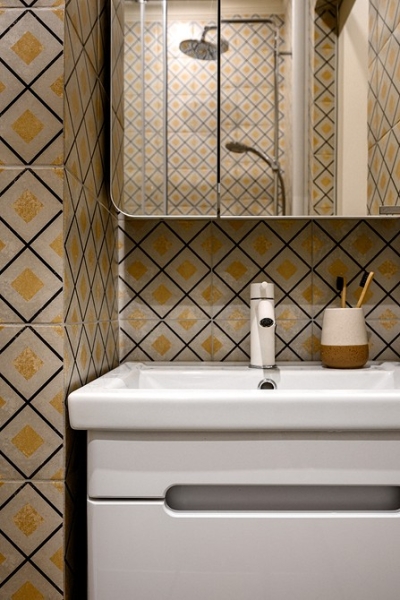 Кухня в коридоре и три отдельные спальни: семейная квартира 80 кв. м с перепланировкой от дизайнера