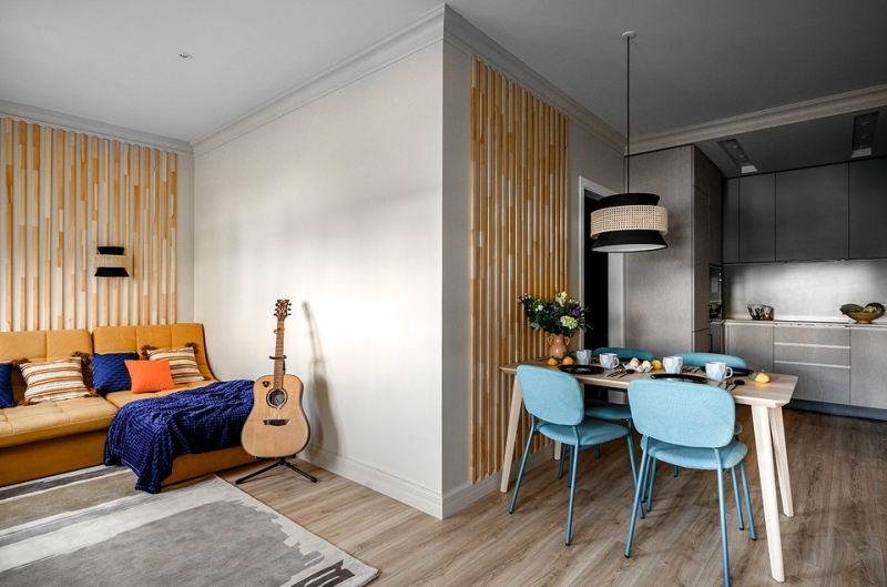 Кухня в коридоре и три отдельные спальни: семейная квартира 80 кв. м с перепланировкой от дизайнера