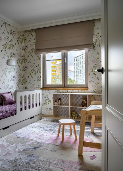 Кухня в коридоре и три отдельные спальни: семейная квартира 80 кв. м с перепланировкой от дизайнера