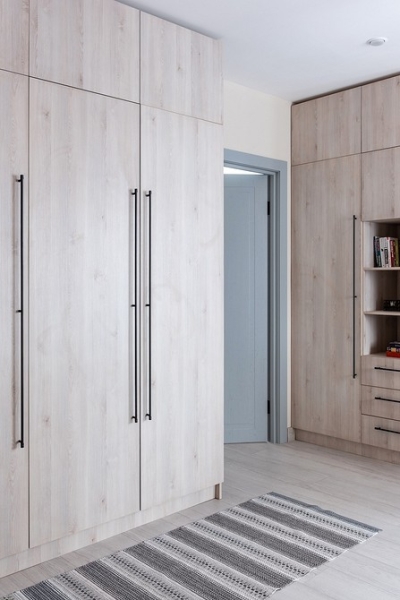 Необычная планировка и эффектный интерьер: уединенный загородный дом у поймы реки Дон