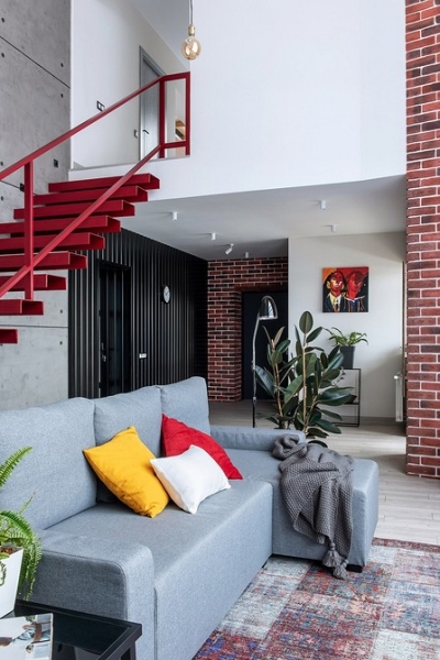 Необычная планировка и эффектный интерьер: уединенный загородный дом у поймы реки Дон