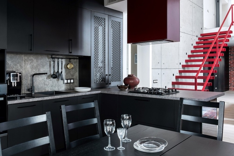 Необычная планировка и эффектный интерьер: уединенный загородный дом у поймы реки Дон