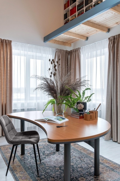 Необычная планировка и эффектный интерьер: уединенный загородный дом у поймы реки Дон