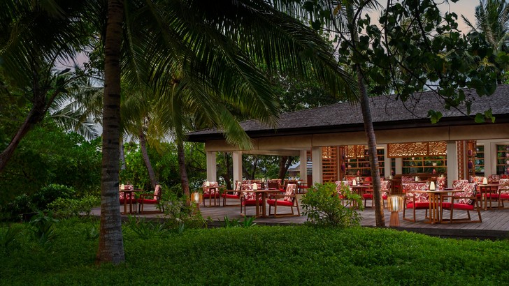 Отель Anantara Veli Maldives Resort открывается после реновации