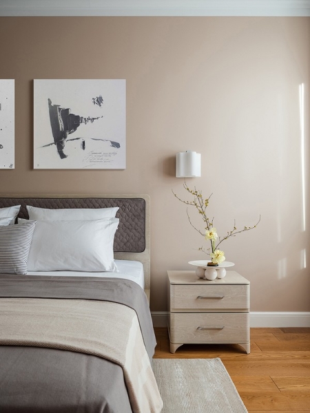 Современная классика в московской новостройке: квартира 58 кв. м для мужчины