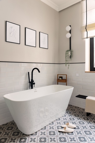 «Сталинка» 102 м² с современным интерьером в Алма-Ате