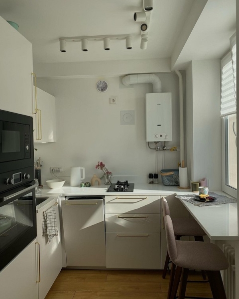 
                                5 функциональных и стильных идей оформления подоконника на кухне                            