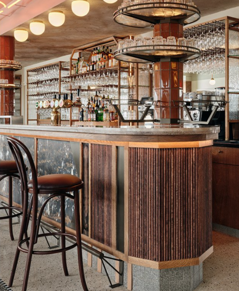 Бар-ресторан Polly Goudvisch в Амстердаме от Studio Modijefsky