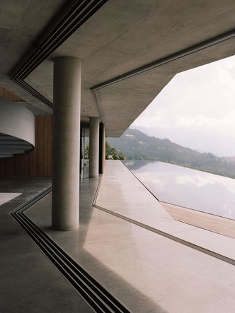 Бетон и солнце: дом в Колумбии, где главную роль отвели свету