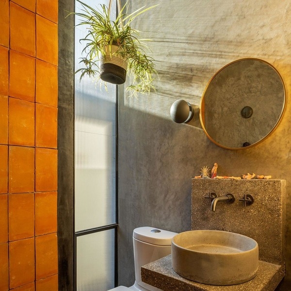 Бетон и терракота: дом в Мексике с разными фасадами