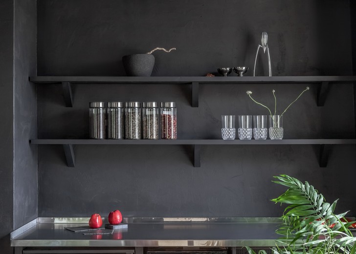 Черная кофейня Nestor Bugs Coffee в Краснодаре