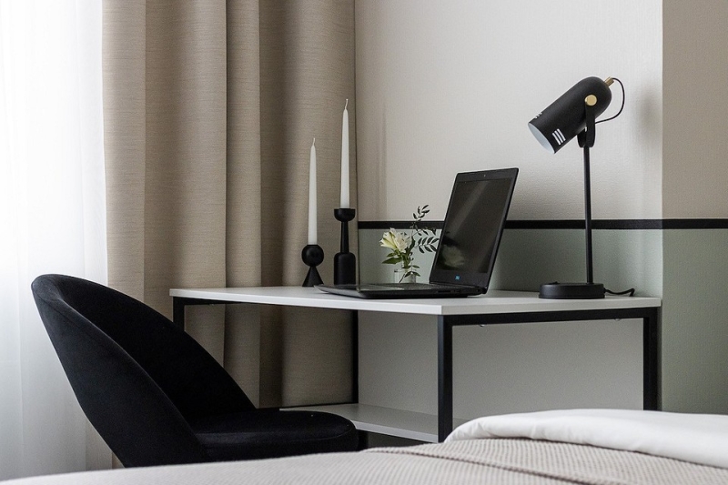 
                                До и после: покрасили обои от застройщика и создали классный интерьер! Как дизайнер переделала однушку 33 кв. м                            