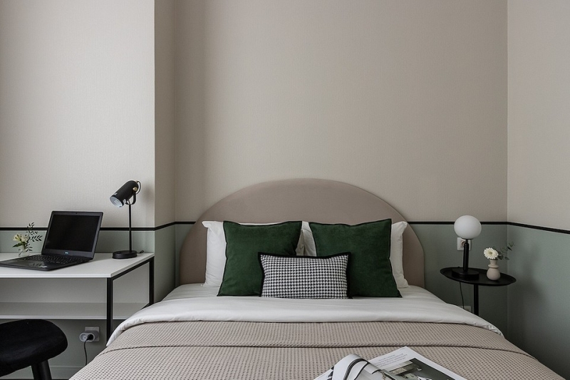 
                                До и после: покрасили обои от застройщика и создали классный интерьер! Как дизайнер переделала однушку 33 кв. м                            