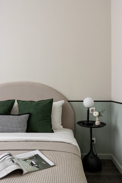 
                                До и после: покрасили обои от застройщика и создали классный интерьер! Как дизайнер переделала однушку 33 кв. м                            