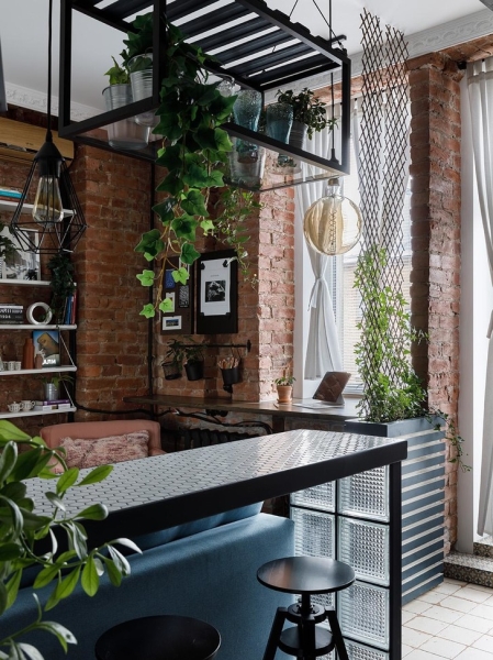 Эклектичная квартира 36 м² для молодой девушки и рыжего кота в Петербурге