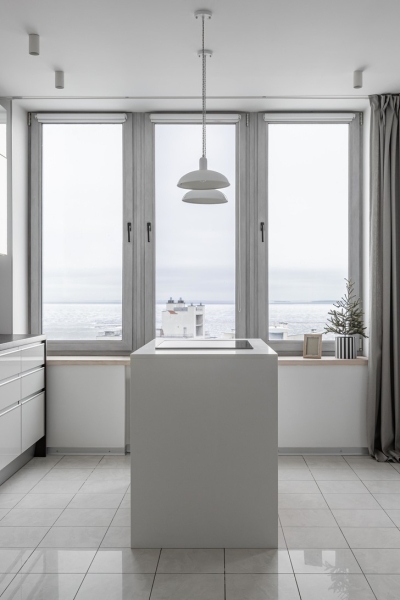 Интерьер как продолжение пейзажа за окном: квартира 90 м² с видом на Финский залив