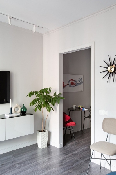 
                                Как из студии 26 кв.м сделать полноценную однушку и уместить все? Пример от дизайнера                            