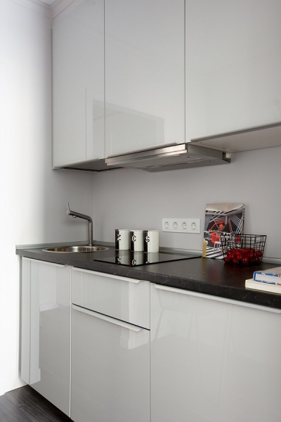 
                                Как из студии 26 кв.м сделать полноценную однушку и уместить все? Пример от дизайнера                            