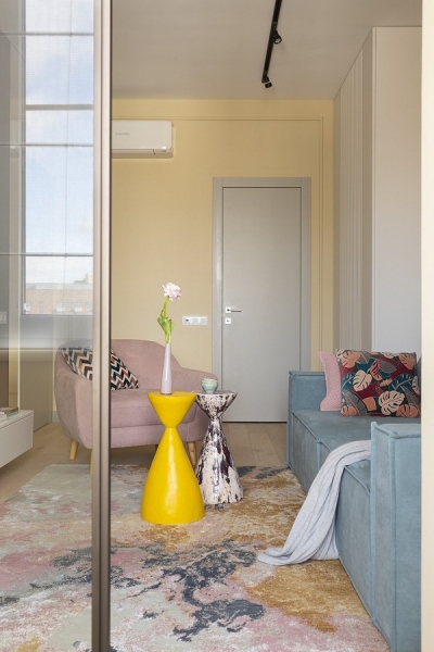 
                                Красиво и удобно: квартира с двумя гостиными для молодой пары                            