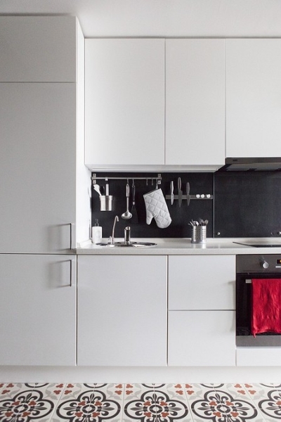 Кухня в коридоре: плюсы и минусы, особенности согласования и 4 варианта планировки (62 фото)