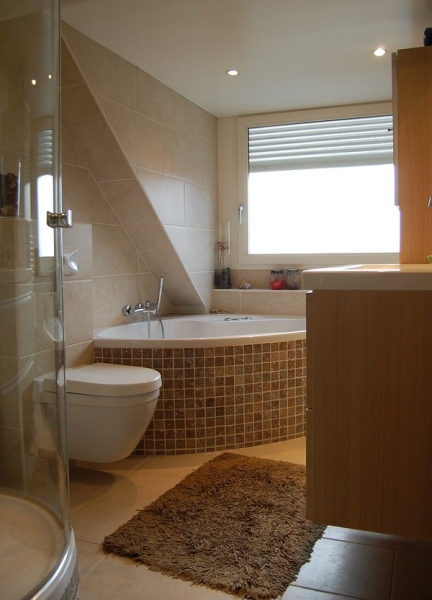 
                                Модная плитка в ванную-2023: 7 главных трендов и 100 стильных фотоидей                            