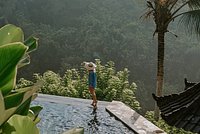 Россияне стали чаще покупать дорогое жилье