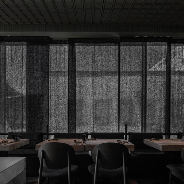 Сосны и камень: Matsu izakaya & Roku bar в Калининграде