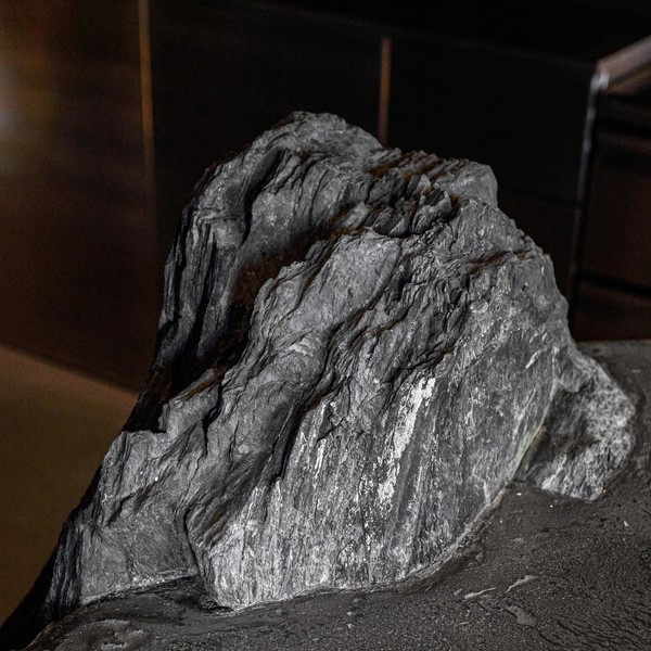 Сосны и камень: Matsu izakaya & Roku bar в Калининграде