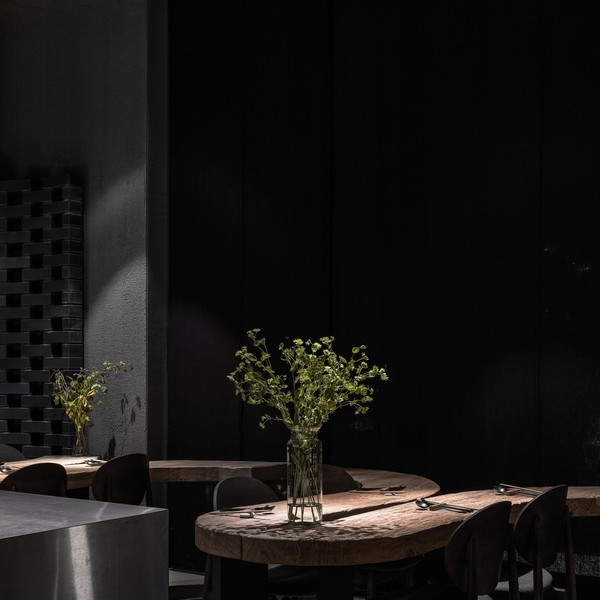 Сосны и камень: Matsu izakaya & Roku bar в Калининграде