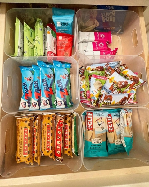 
                                8 вау-идей для хранения сладостей, чипсов и орешков на кухне                            