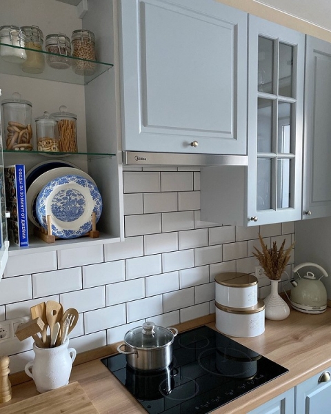 
                                8 вау-идей для хранения сладостей, чипсов и орешков на кухне                            