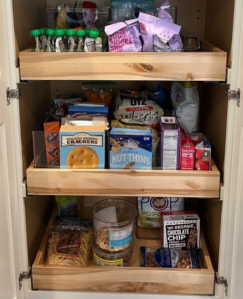 
                                8 вау-идей для хранения сладостей, чипсов и орешков на кухне                            