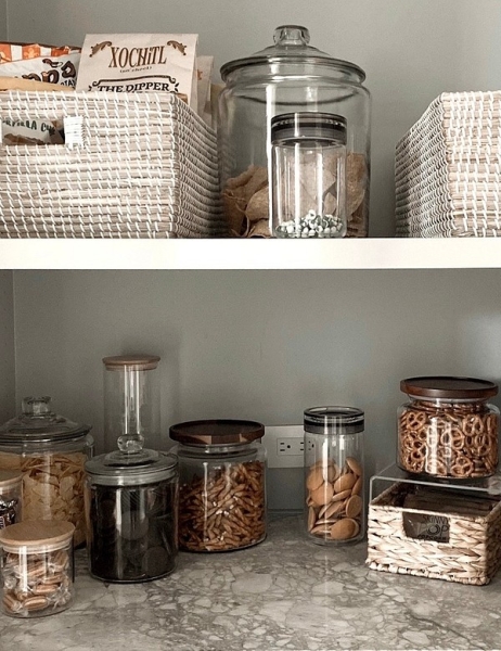 
                                8 вау-идей для хранения сладостей, чипсов и орешков на кухне                            