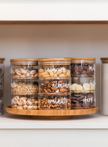 
                                8 вау-идей для хранения сладостей, чипсов и орешков на кухне                            