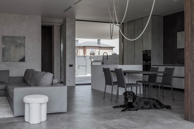 
                                Чистый минимализм: загородный дом в Ростове-на-Дону для семьи с ребенком                            