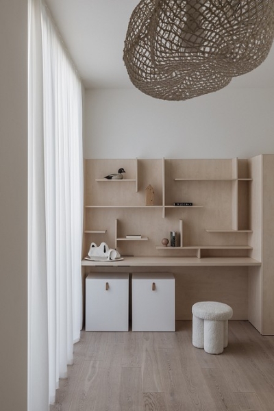 
                                Чистый минимализм: загородный дом в Ростове-на-Дону для семьи с ребенком                            