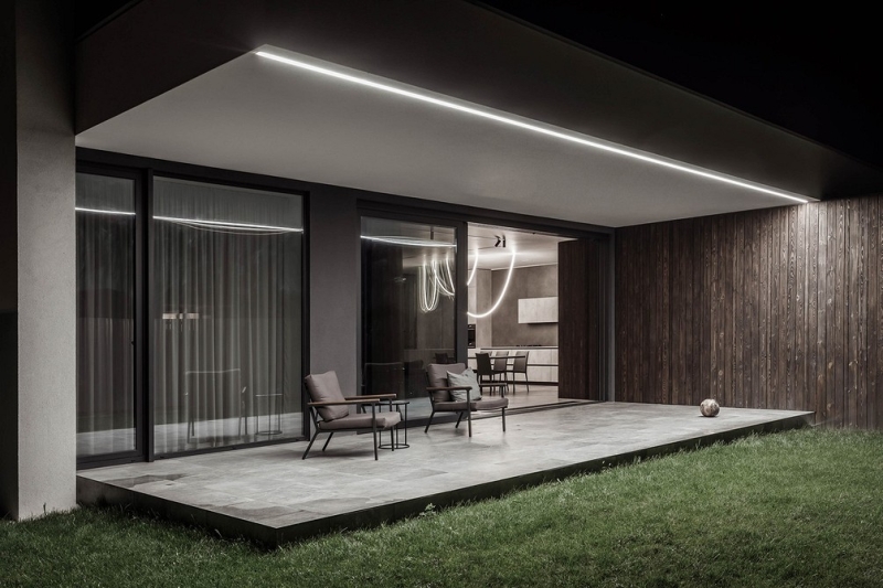 
                                Чистый минимализм: загородный дом в Ростове-на-Дону для семьи с ребенком                            