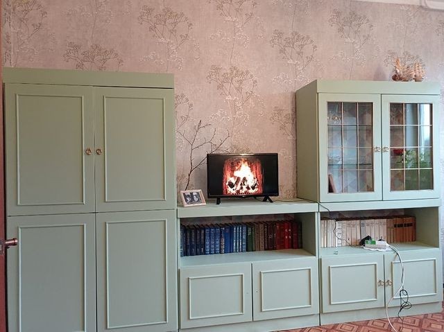 Что делать со старой мебельной стенкой? 7 крутых примеров (фото до и после)