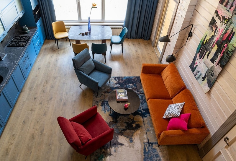 Как дизайнер оформила компактный домик 112 кв. м из бруса для семьи