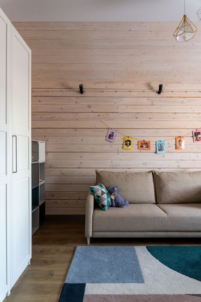 Как дизайнер оформила компактный домик 112 кв. м из бруса для семьи