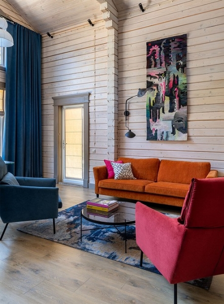 Как дизайнер оформила компактный домик 112 кв. м из бруса для семьи