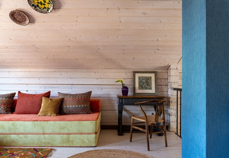 Как дизайнер оформила компактный домик 112 кв. м из бруса для семьи