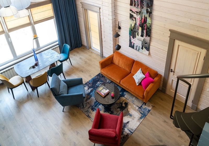 Как дизайнер оформила компактный домик 112 кв. м из бруса для семьи